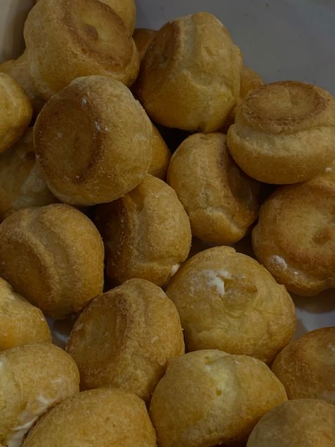 mini cream puffs Mini Cream Puffs, Mini Cream Puff, Cream Puffs, Pretzel Bites, My Favorite, Bread, Baking, Cream