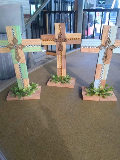 Wooden Crosses Diy, Wood Crosses Diy, Wooden Cross Crafts, Clothespin Diy Crafts, Wooden Clothespin Crafts, Wood Block Crafts, Dollar Store Diy Projects, Wooden Crosses, Stick Crafts