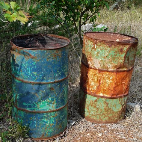 Mülltonnen | duqueıros | Flickr Halloween Toxic Waste Barrel, Rusty Farm Equipment, Toxic Waste Barrel, Barrel Concept Art, Vintage Barrel, Burn Barrel, Arizona Decor, Metal Barrel, Steel Drum