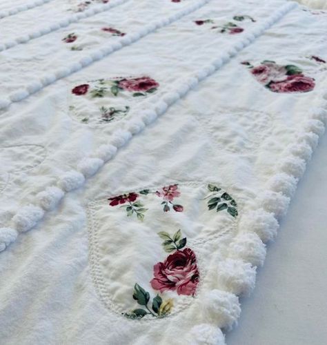 Candlewick & Roses Heirloom Rag Quilts Shabby Chic Quilt Patterns, Chenille Baby Quilt, Shabby Chic Quilt, Quilt Patterns Easy, Baby Quilt Patterns Easy, Beginner Quilting Projects, Rag Quilting, Flannel Rag Quilts, Rag Quilt Tutorial