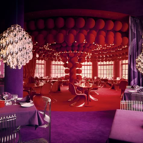 Verner Panton Interior, 70s Interior Design, 70s Interior, Panton Chair, Verner Panton, Retro Interior, Vintage Interior, Retro Futurism, Design Awards