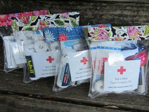 back to school teacher emergency kit 2016 Teacher Emergency Kit, Nurse Supplies, Nurse Kit, School Emergency Kit, First Day Of School Gift, School Kit, Nursing Teacher, Best Teacher Gifts, Emergency Supplies