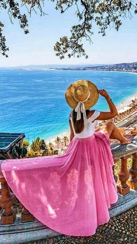 Nice France Photography, Nice Old Town, Nice France Travel, Nice Cote D Azur, France Itinerary, Dior Pink, France Aesthetic, Girl Eyes, Castle Hill