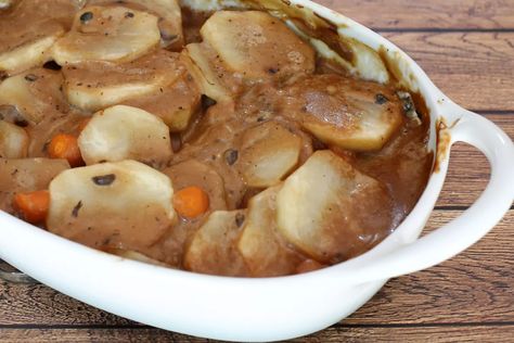 Simple Cube Steak Casserole With Potatoes Cubed Steak Casserole, Steak And Potatoes Casserole, Cube Steak Casserole Recipes, Cube Steak Casserole, Casserole Recipes Oven, Recipes With Cube Steak, Cube Steak And Potatoes, Steak Casserole Recipes, Casserole With Potatoes