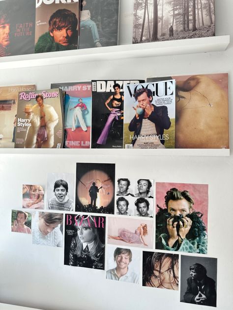 Picture Wall Aesthetic, Harry Styles Wall Decor, Portugal Bedroom, Harry Styles Bedroom, Harry Styles Decor, Harry Styles Room Decor, Harrie Aesthetic, Harries Aesthetic, Harry Styles Room