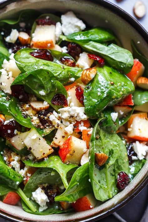 Healthy Spinach Salad, Feta Salad Recipe, Salad Kale, Spinach Salad Recipes, Chinese Dumplings, Cloud Bread, Best Salad Recipes, Feta Salad, Spinach And Feta