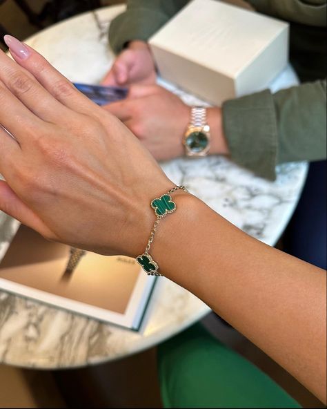 Van cleef | luxury | luxury lifestyle | money | money motivation | aesthetic | money aesthetic | Green Van Cleef Bracelet, Green Van Cleef, Van Cleef Arpels Bracelet, Van Cleef Bracelet, Cleef Bracelet, Lucky Leaf, Green Vans, Bracelet Simple, Leaf Bracelet