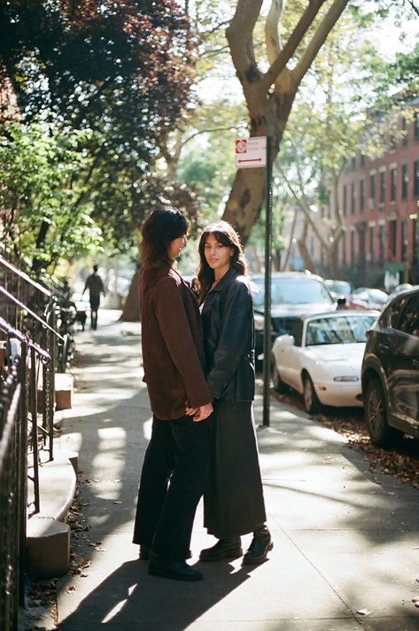 Sapphic Engagement Photos, Lesbian Photo Shoot Outfits, Engagement Photos Lesbian Ideas, Wlw Engagement Photos, Italian Photoshoot, Wlw Poses, Wlw Photoshoot, Lesbian Couple Photoshoot Poses, Lesbian Engagement Pictures