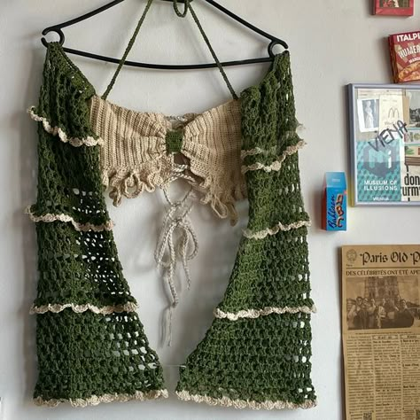 Crochet Fairy Aesthetic, Green Top Crochet, Earthy Crochet Top, Styling Crochet Tops, Crochet Cottagecore Top, Crochet Top Fall, Fairy Top Crochet, Fairycore Crochet Pattern Free, Crochet Fairy Costume