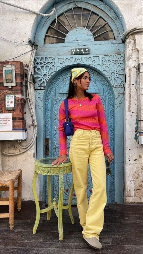 Casual 70s Outfits, Colourful Wardrobe, Hungarian Girl, Tv Show Friends, 70s Outfits, Yellow Pants, Character Outfits, Hungary, Fashion Blogger