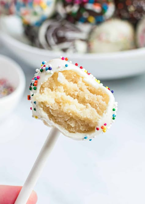 This easy homemade cake pop recipe is covered in a sweet chocolate coating with a delicious crumb. The perfect treat for any occasion! Cake Pop Recipe Easy, Red Birthday Cake, Red Birthday Cakes, Cake Ball, Cake Pop Molds, I Heart Naptime, Cake Pops How To Make, Red Birthday, Cinnamon Roll Cake