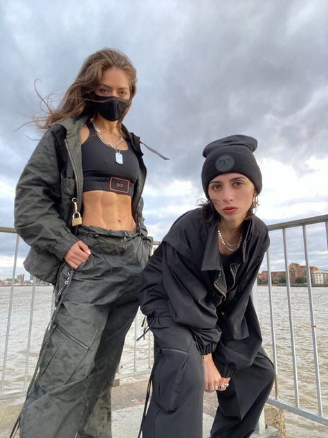 Cargo Pants Editorial, Cargo Pants With Jacket, Techwear Girl, Techwear Cargo Pants, Techwear Outfits, Virtual Wardrobe, Cargo Pants, Rain Jacket, Wardrobe