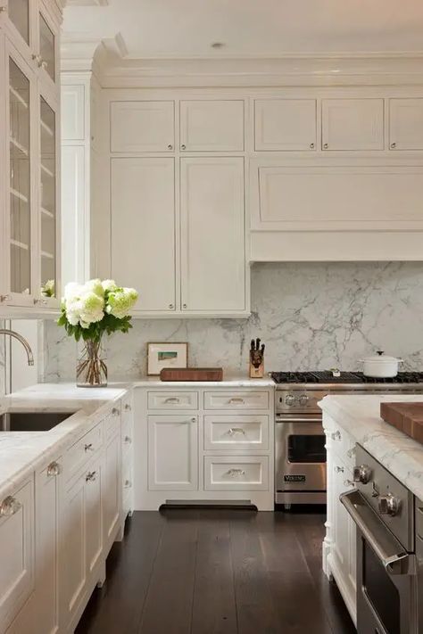 Wood Tile Floor Kitchen, Wood Tile Kitchen, Modern Kitchen Tiles, White Marble Kitchen, White Kitchen Backsplash, White Kitchen Tiles, Kitchen Tiles Design, Farmhouse Kitchen Design, Kitchen Designs Layout