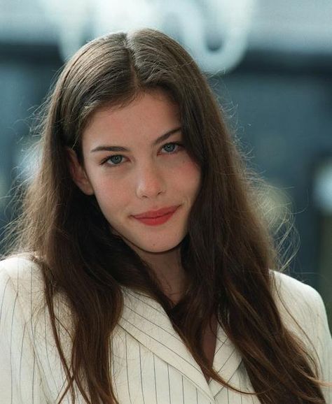 Liv Tyler Hair, Liv Tyler 90s, Tyler Young, Sherilyn Fenn, Olivia Hussey, 얼굴 드로잉, Marion Cotillard, Liv Tyler, Steven Tyler