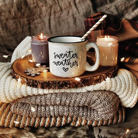 tea for me, please ☕️ Fall Feels, Autumn Cozy, Winter Aesthetic, Autumn Aesthetic, Fall Wallpaper, Christmas Aesthetic, Cozy Christmas, Hello Autumn, Happy Fall