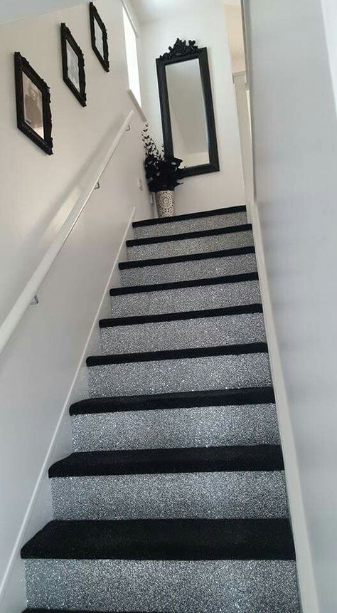 Glitter walls border & black carpet Glitter Stairs, Glitter Accent Wall, Glitter Bedroom, Glitter Room, Glitter Paint For Walls, Wall Borders, Glitter Wall, Glitter Decor, Black Carpet