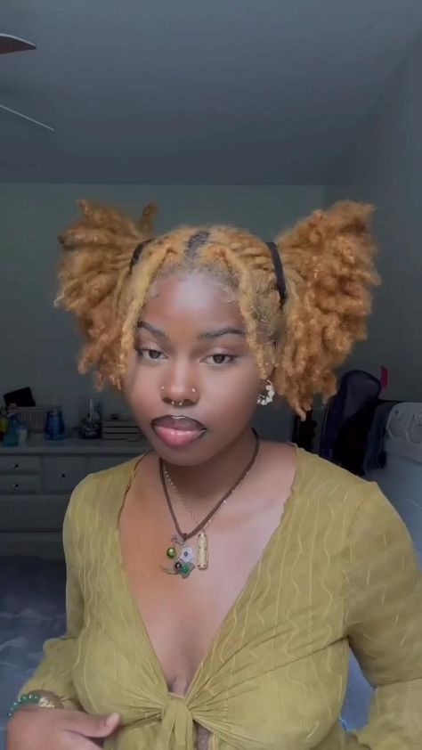 Short Hairstyles Locs, Loc Halloween Costumes, Starter Locs Wash Day, Loc Ideas Black Women, Styles You Can Do Over Locs, Dread Short Hairstyles, Loc Styles Medium Black Women, Medium Sized Starter Locs, 50 Locs Or Less