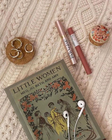 Pictures Aesthetic Vintage, Lizzie Mcalpine, One Dark Window, Tag Books, Girl In Pieces, Jennifer Lynn Barnes, Little Women 2019, Dark Window, Bookstagram Posts