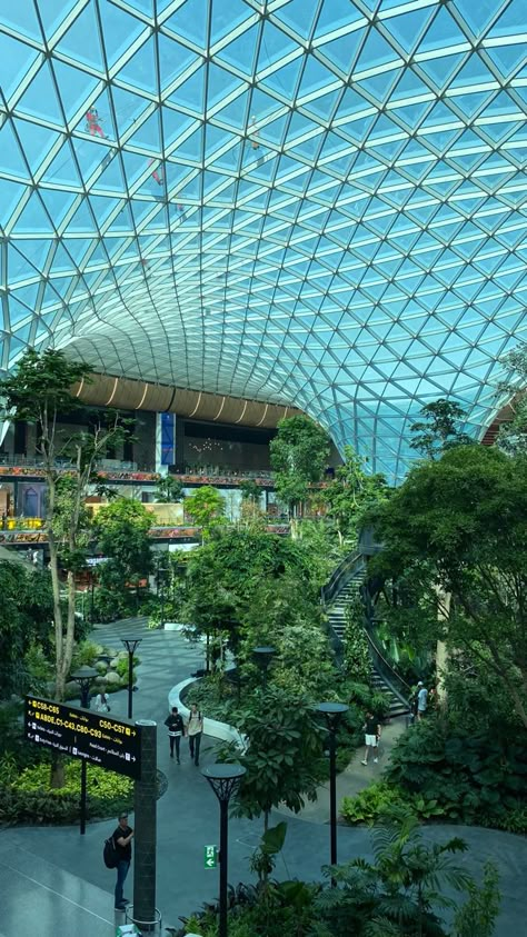 Doha Airport Aesthetic, Doha Airport, Qatar Travel, Travel Photoshoot, Airport Aesthetic, Dubai Airport, Building Aesthetic, Bali Vacation, Dubai Aesthetic