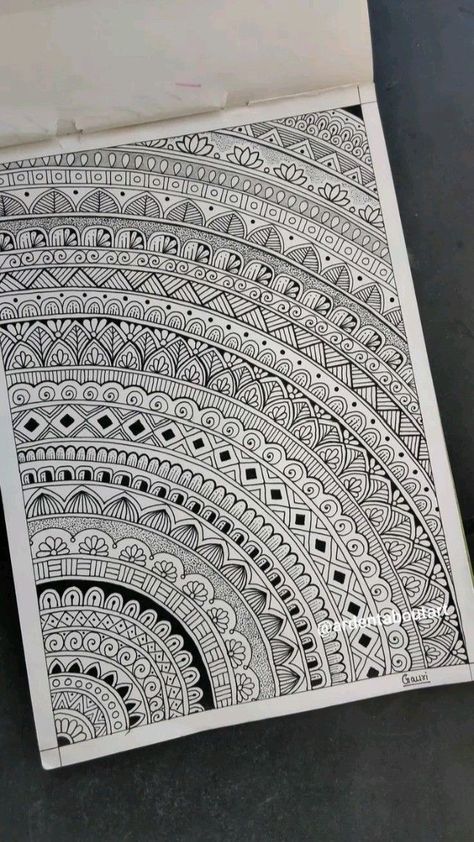 Mandala art ideas creative Easy Doodle For Beginners, Mandala Drawing Aesthetic, Black Journal Aesthetic Ideas, Easy Drawings Mandala, Easy Mandala Designs For Beginners, Mandala Art Ideas Creative Easy, Mandela Art Drawing, Madla Art, Doodle Mandala Art Simple