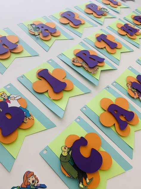 Scooby Doo Crafts Diy, Scooby Party Ideas, Diy Scooby Doo Birthday Party Ideas Decorations, Scooby Doo Halloween Party Ideas, Scooby Doo Birthday Decorations, Scooby Doo Two Birthday, Scooby Doo Birthday Party Decorations, Scooby Doo Party Decorations Diy, Scooby Doo Halloween Decorations Diy