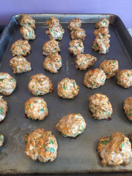 Turkey meatballs with oatmeal... Made these but added more spices! Cooked this on a Sunday meal prep day. I had them all week for lunch. 21 Day Fix Ground Chicken Recipes, 21 Day Fix Meatballs, 21 Day Fix Turkey Meatballs, 21 Day Fix Recipes, Health Meals, Fixate Recipes, 21 Day Fix Diet, Fit Foods, Lunch Prep