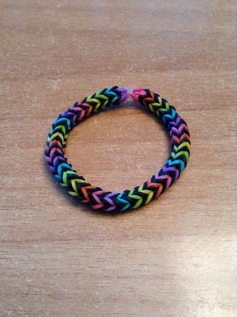 Rainbow Loom Fishtail Colors, Loom Bands Color Ideas, Rainbow Loom Bracelets Fishtail, Rubber Bracelet Ideas, Rainbow Loom Bracelets Ideas, Rainbow Loom Bracelets Color Ideas, Loom Bracelets Ideas, Rainbow Loom Ideas, Fishtail Rainbow Loom