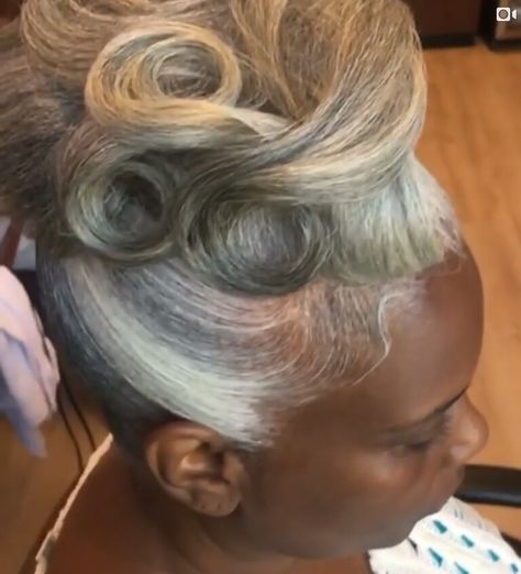 Grey Hair Don't Care, Hair Wigs For Black Women, Black Hair Updo Hairstyles, Salt And Pepper Hair, Grey Hair Inspiration, Silver Foxes, Natural Gray Hair, Beautiful Gray Hair, Silver Grey Hair