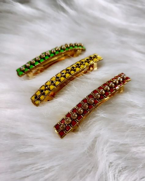 Centre Clips at just Rs.50/- Follow @kagidham.krafts SILK THREAD KUNDHAN BANGLES, CLIPS , KIDS BANGLES , HEAD BANDS 😍 Colors Can Be Customized Available in all Sizes 1.0 /1.2/2.0/2.2/2.4/2.6/2.8/2.10/2.12 FOR ORDERS DM/ WhatsApp @7418408622 💎Bridal Bangles 💎Baby Shower Return Gifts 💎Return Gifts 💎Gift Hampers 💎Regular Wears 💎Funcional Wear 💎Party Wear 💎Office Wear Thread Bangle Designs, Kundan Clips, Bed Designs Latest, Baby Shower Return Gifts, Kids Bangles, Silk Thread Bangles Design, Thread Bangles Design, Silk Thread Jewelry, Silk Thread Bangles