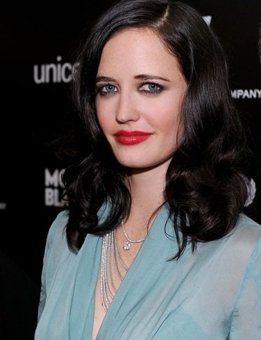 "Eva Green" Eve Green, Eva Green Penny Dreadful, Stars Hairstyles, Green Pic, 70s Hair, Amazing Makeup, Penny Dreadful, French Beauty, Green Photo