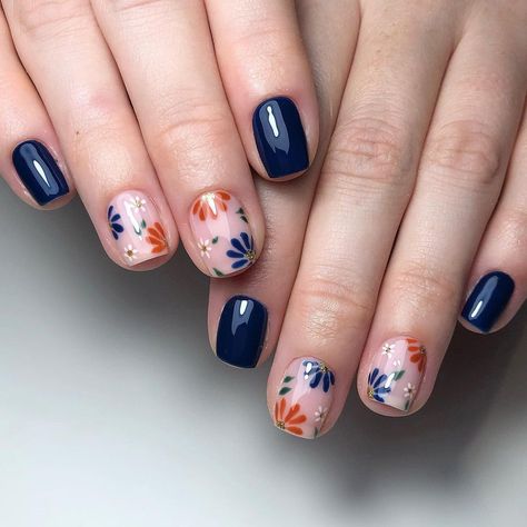 Navy Nail Art, Navy Blue Nail Designs, 2025 Trends, Navy Nails, Spring Break Nails, Navy Blue Nails, Romantic Nails, Nude Nail Designs, Floral Nail Designs