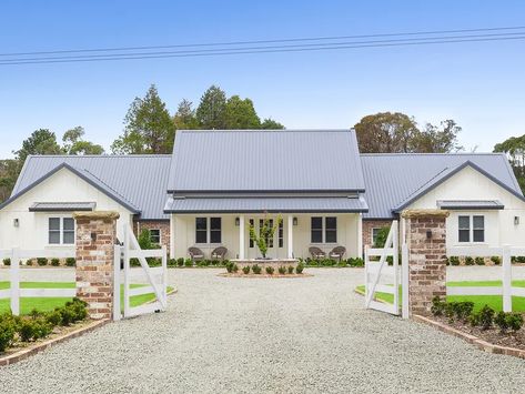 Hamptons Farmhouse, Farmhouse Entry, Raised Vegetable Gardens, Southern Highlands, Outdoor Fireplace, In Ground Pools, Family Living, Glass House, Maine House