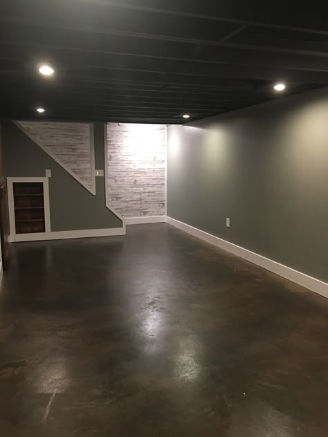 Industrial Basement, Dream Basement, Basement Remodel Diy, Basement Inspiration, Basement Laundry, Basement Living Rooms, Diy Basement, Basement Stairs, Basement House