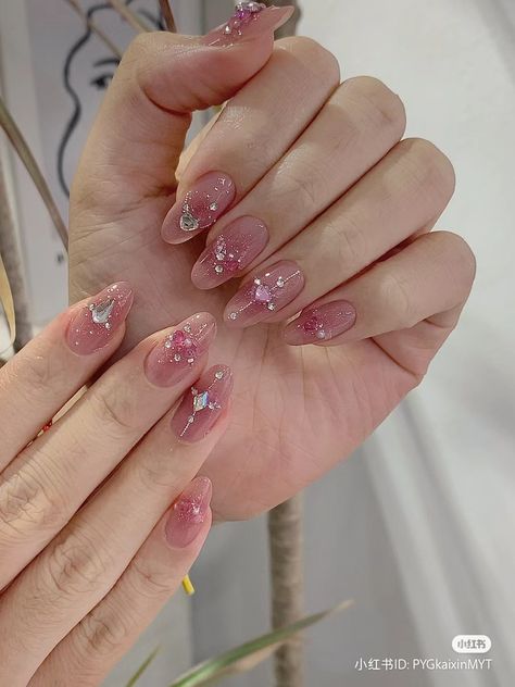 Pink Nails Korean, Korean Short Nails, Finger Biting, Trendy Almond Nails, Birmingham City University, Creative Nail Art, Minimal Nails Art, Fake Nails Designs, Hello Nails