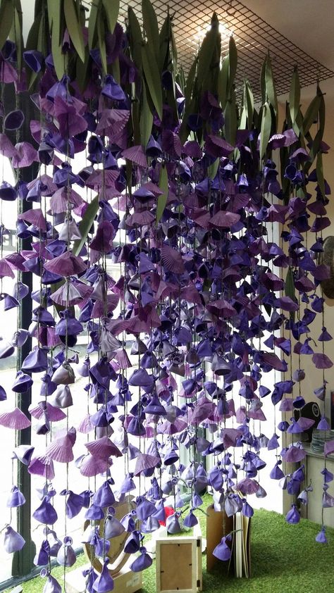 Wisteria Diy Paper, Paper Wisteria, Ecofriendly Crafts, Diy Paper Toys, Origami Projects, Paper Art Projects, Eco Decor, Homeschool Crafts, Weekend Crafts