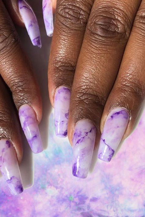 Here are two nail arts seen on Kylie Jenner and Lizzo recently as nail art starts to turn to autumn... #Nailinspo Lizzo Nails, Pastel Purple Marble Nails, Purple Marble Nails With Glitter, Lizzo And Boyfriend, Lizzo Selfie, Celebrity Nails, Kylie Jenner, Nail Inspo, Nail Art