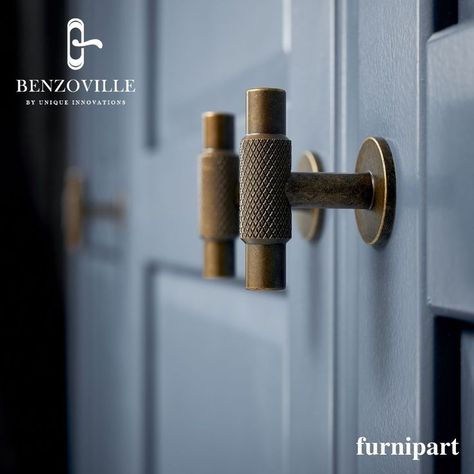 Manor is elegant slant on industrial-style interiors.Adds an aura of exclusiveness with a dash of history to the designs. #benzovillehardware #interiordoors #brasshardware #brassdoorknob #doorknobs #doorhandles #doorhardware Brass Kitchen Hardware, Industrial Style Interior, Wardrobe Door Handles, Kitchen Door Handles, Brass Texture, Blue Cabinets, Wooden Knobs, Brass Knobs, Gold Handles