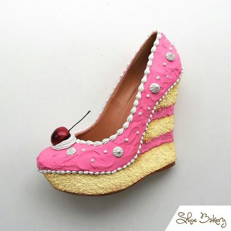 Love Wacky Shoes, Weird Accessories, Cake Shoes, Strange Shoes, Ice Cream Shoes, Pin Up Shoes, Weird Shoes, Shoe Cake, Creative Shoes