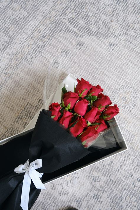 Long Stem Bouquet, Roses Delivery, Bunch Of Roses, Long Stem Roses, Rose Delivery, Dozen Roses, Red Rose Bouquet, Dinner Dates, Special Flowers