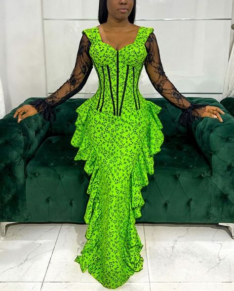 AISY - (The Unusual Girl) on Instagram: "✨NEW✨ “ Lemmon corset set”💚🖤 ————————————— Price: #36,000naira Sizes: 6-14 Fabric: Ankara Sizes 16-18: #38,000naira Pls send a WhatsApp message to order🙏🏼" African Lace Corset Dress Styles, Corset African Lace Dress, Corset Native Styles, Ankara Corset Dress, African Print Corset Dress, Corset Chitenge Dress, Ankara Corset, African Print Maxi Dress, Dress With Lace Sleeves