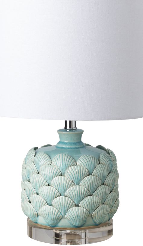 Beach House Inside, Beach Cottage Style Decor, Shell Lamps, Beach Lamps, Coastal Home Ideas, Beach House Lighting, Mermaid Bedroom, Shell Lamp, Sea Shell Art