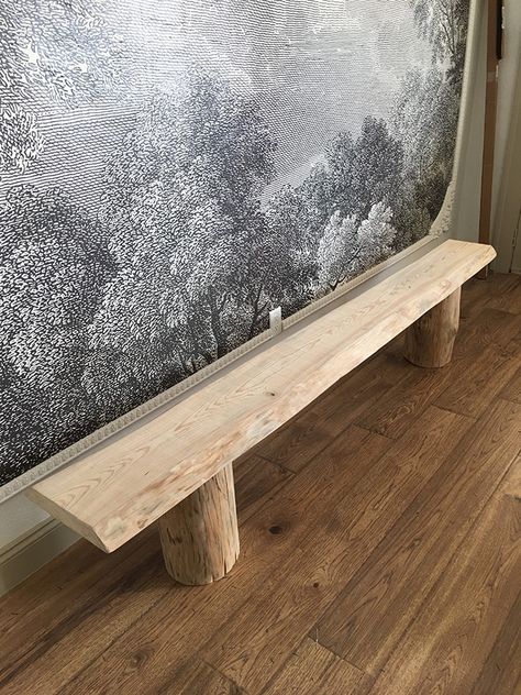 DIY Simple Rustic Log Bench Rustic Log Bench, Diy Log Bench Outdoor Seating, Wooden Bench Seat Outdoor, Basic Bench Diy, Log Bench Diy, Diy Bed End Bench, Diy Bench Seat Outdoor, Diy Long Bench, How To Make A Bench