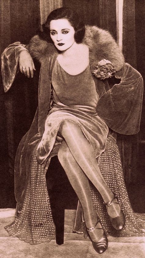 Tallulah Bankhead, Theatre London, Louise Brooks, Silent Movie, Historic Photos, Vintage Portraits, Silent Film, 1920s Fashion, Pose Reference Photo