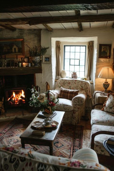 Cosy Cottage Living Room, British Cottage Interior, Cozy Cottage Interiors, Cottage House Interior, English Cottage Interiors, Cottagecore Living, Let There Be Light, Casa Country, Cottage Living Rooms