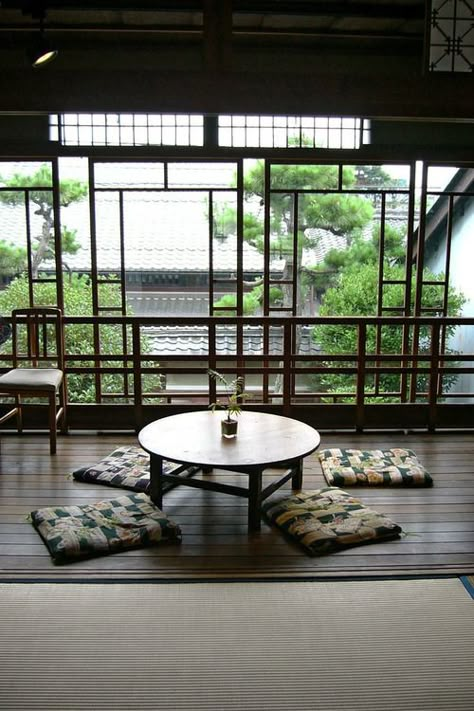 Japanese interior #interior #japan Japanese Dining Room, Japanese Dining Table, Low Dining Table, Japanese Homes, Wabi Sabi Decor, Japanese Table, Japanese Home Design, Japanese Dining, Japanese Houses