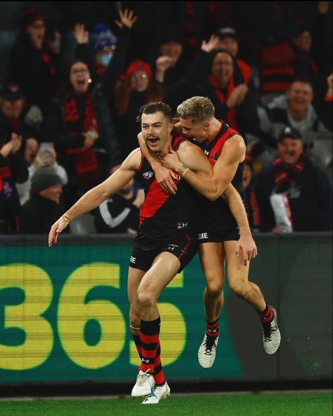 Afl Essendon, Essendon Bombers, Essendon Football Club, Grad Hair, Imaginary Boyfriend, Basketball Pictures, Team Photos, Sport Man, Football Club