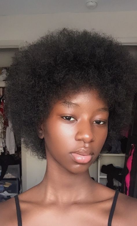 Small Afro Black Women, 4c Short Afro, Small Afro, Short 4c Natural Hair, Mini Afro, Natural Hair Puff, Cabello Afro Natural, Natural Hair Short Cuts, Beautiful Black Hair