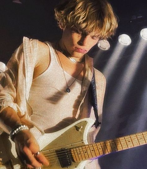 Blonde Guitarist, Rob Evans, My Imaginary Boyfriend, Rockstar Boyfriend, Blonde Hair Boy, Band Au, Modern People, Imaginary Boyfriend, The Driver Era