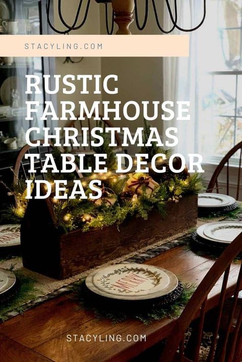 Rustic Christmas Centerpieces For Table, Farmhouse Christmas Tablescapes, Farmhouse Christmas Table Decor, Rustic Christmas Table Decor, Farmhouse Christmas Table, Crafts To Gift, Tablescapes Rustic, Christmas Dinner Set, Winter Table Setting