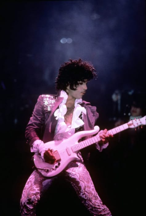 Prince Aesthetic Singer, Prince Wallpaper Singer, Prince Aesthetic, Prince Purple, Prince Musician, Prince And The Revolution, Prince Images, Prince Tribute, The Artist Prince